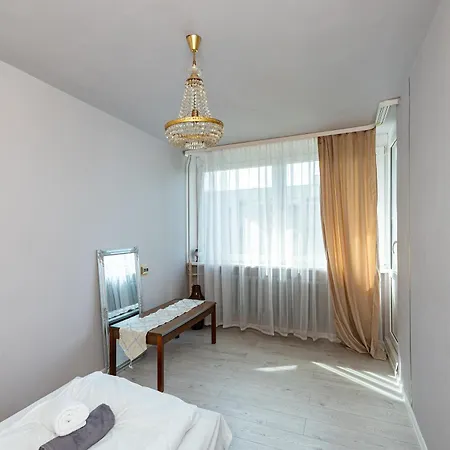 Step Into The 2 Bedroom By Homeystay