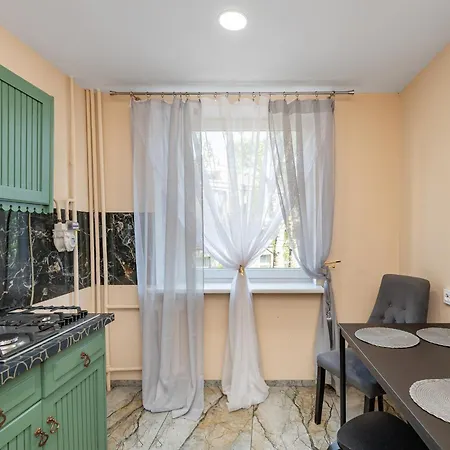 Step Into The 2 Bedroom By Homeystay *